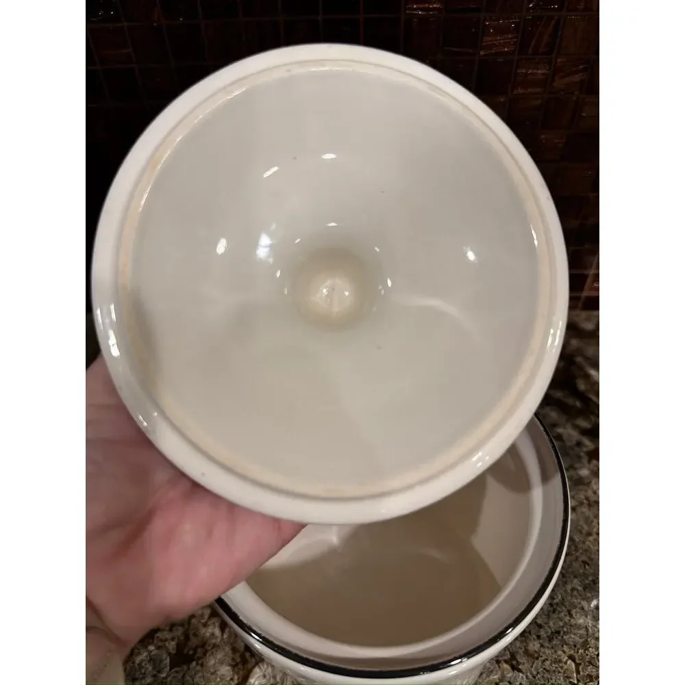 Pfaltzgraff Farmers Market Medium Canister White Stoneware Artichoke Vintage Lid